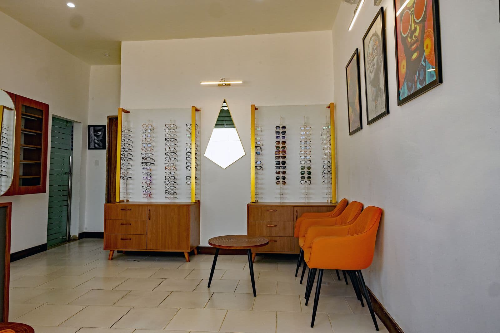 Lake View Eye Clinic Interior
